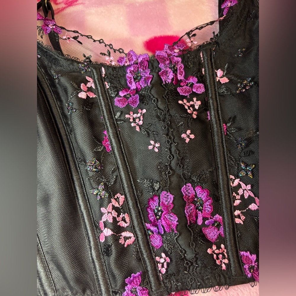 VICTORIA'S SECRET Very Sexy Floral Embroidery Corset Top - Picture 10 of 10